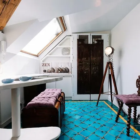 Apartament Triplex Avec Terrasse St Michel Paryż