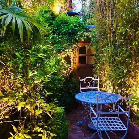 Apartment Triplex Avec Terrasse St Michel Paris